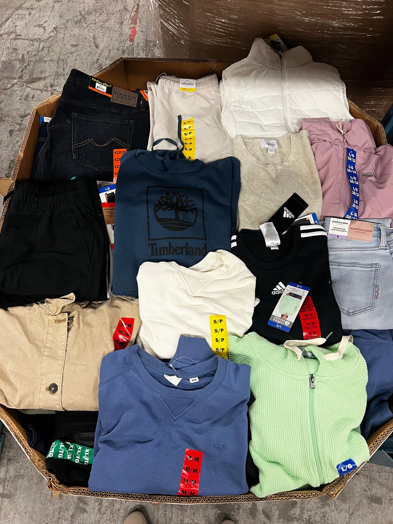 Costco Clothing 800pcs