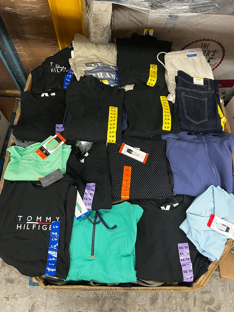 Costco Clothing 1350pcs