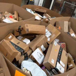 Alternative view of GIANT DHL Mail Pallets